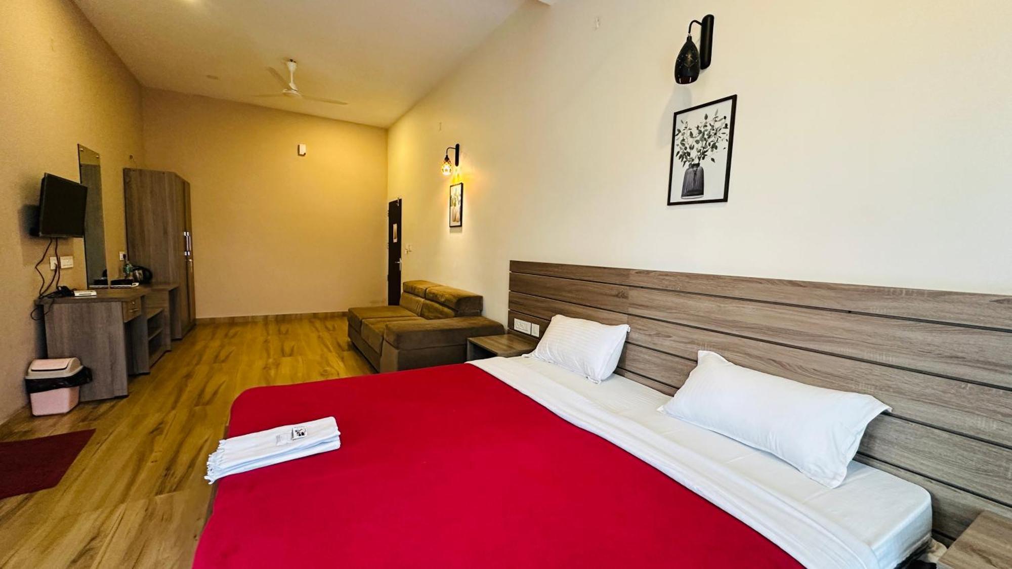 Hotel Western Ghats 3*
